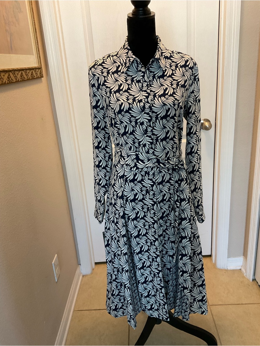 New With Tags Worthington Blue & White Floral Shirt Dress - Size Medium